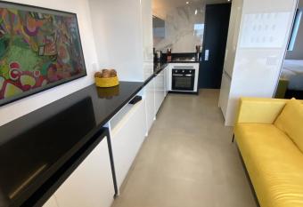 Sampa House has rooms with a private hot tub