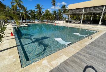 Romana South Beach, Playa Nueva Romana allows 18 year olds to book a room