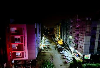 E-11 DAILY BASIS 3-BEDROOMS APARTMENT has Balcony rooms