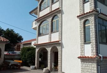 Dexi Rab has Balcony rooms