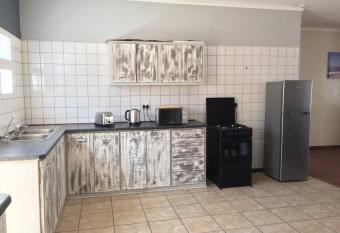 Cozy & spacious family home has Balcony rooms