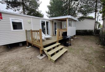 Mobile Home 4 pers Bois Dormant 494 allows 18 year olds to book a room