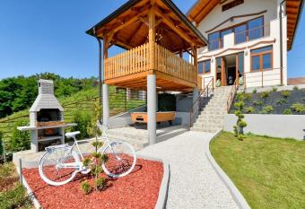 Holiday home _Oasis of peace_ Vara  din has Balcony rooms