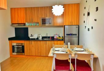 The Elevated Abode - ComfyCosy 1-br at The Loop has Balcony rooms