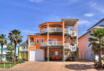 7 Bedroom Home STEPS TO THE BEACH With 4 Patios and Pool! Sleeps 20 has Balcony rooms