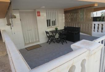 A 50 metros del mar has Balcony rooms