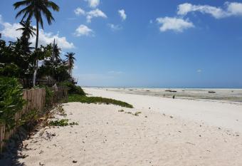 Jambiani Guest Lodge PEMBA has Balcony rooms