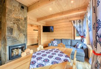 Cicha Przysta   Dzianisz z saun   i gor  c   bali   has Balcony rooms