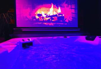 Appartement avec Spa privatif allows 18 year olds to book a room