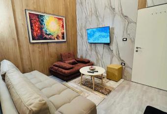 Colombia Apartments&Rooms allows 18 year olds to book a room