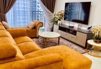 Homestay Ustazah @Adelia allows 18 year olds to book a room