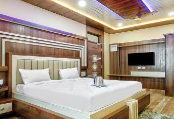 FabHotel Saumendra allows 18 year olds to book a room