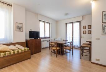 Appartamento incantevole in centro Aprica - Des Alpes allows 18 year olds to book a room