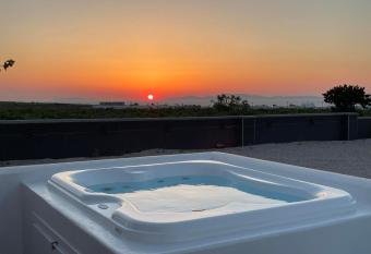 Anemi Vine Villas allows 18 year olds to book a room