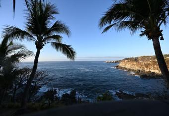 Casa Flores Del Mar - Rare, Peaceful, Ocean Front, Hidden Gem has Balcony rooms