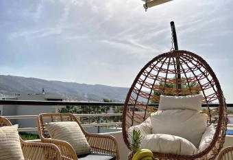 Nidus 101 has Balcony rooms