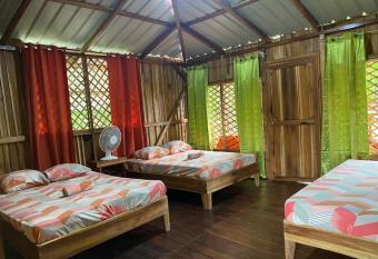 Hotel Green Mountain Cahuita allows 18 year olds to book a room