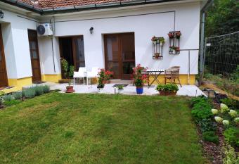 Napraforg   apartman Tokaj allows 18 year olds to book a room