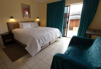 Edenvale Guest House has Balcony rooms