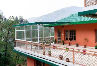 StayVista at Heidi Cottage with Complimentary Bonfire has Balcony rooms