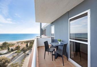 Est  dio vista mar Atl  ntico has Balcony rooms