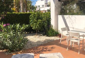 Condado de Alhama golfresort naranjos 1-29 has rooms with a private hot tub