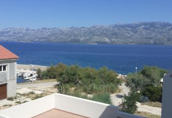 House Lucy has Balcony rooms