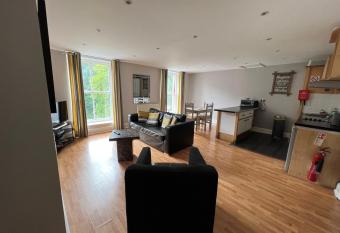 The George Centre has Balcony rooms