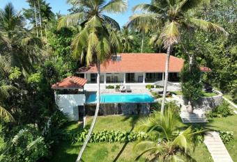 Villa Vanna allows 18 year olds to book a room