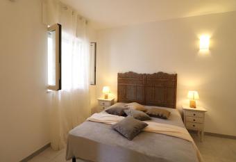 Casa Nero d Avola a Otranto has Smoking rooms