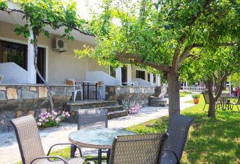 Augoustina Studios has Balcony rooms