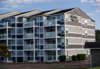 Waters Edge 105 has Balcony rooms