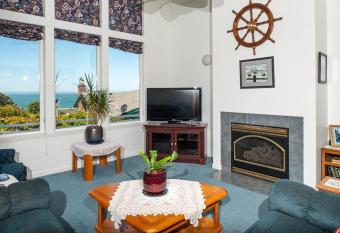 Berry Nice Beach House has Balcony rooms