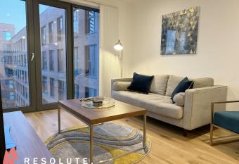New Luxury Spacious 2 Bed w En Suite Apartment has Balcony rooms