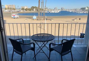 Foghorn Harbor Inn has Balcony rooms