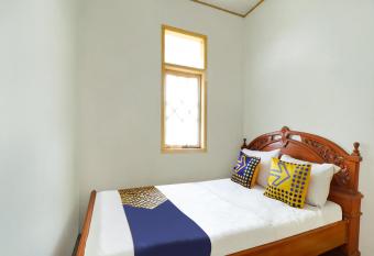 OYO Homes 90992 Eco Tourism Desa Panundaan Ciwidey Syariah allows 18 year olds to book a room