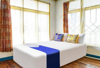 OYO Homes 90991 Eco Tourism Desa Panundaan Ciwidey 2 Syariah allows 18 year olds to book a room