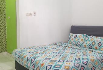 OYO 90990 Surya Residence allows 18 year olds to book a room