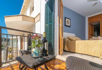 Socorro 39-1 has Balcony rooms