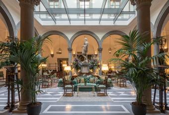 Palazzo Portinari Salviati Residenza D Epoca allows 18 year olds to book a room