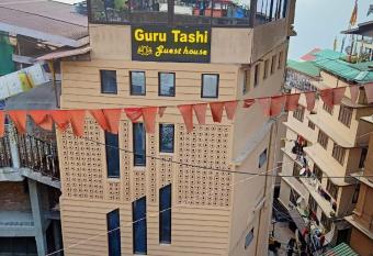 Guru Tashi Guest House has Balcony rooms