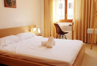 Palma Hostel has Balcony rooms