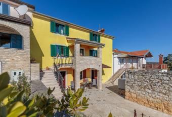 Apartments Grgeta Funtana has Balcony rooms