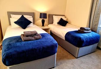 Two Bedroom Penicuik Apartment allows 18 year olds to book a room