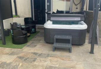 Bulle d   vasion allows 18 year olds to book a room