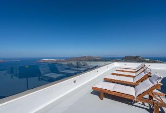 Chrisofilida allows 18 year olds to book a room