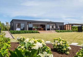 Relax on the Deck has Balcony rooms