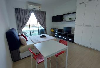 Inspired Homes @ PJ Grand Sofo#7 has Balcony rooms