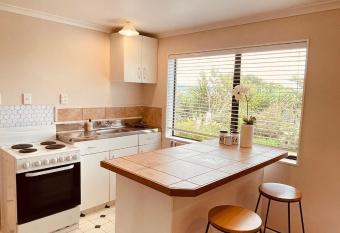 Habour View - Tauranga Central has Balcony rooms