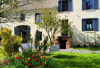 Le Clos Montrichard allows 18 year olds to book a room